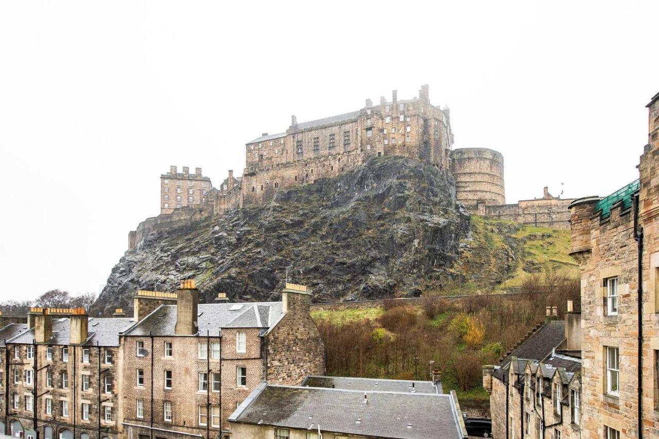 Joivy Classic Apt With Castle Views In Old Town Edinburgh Exterior photo