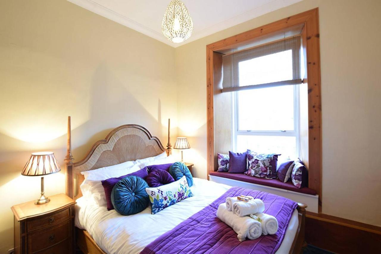 Joivy Classic Apt With Castle Views In Old Town Edinburgh Exterior photo