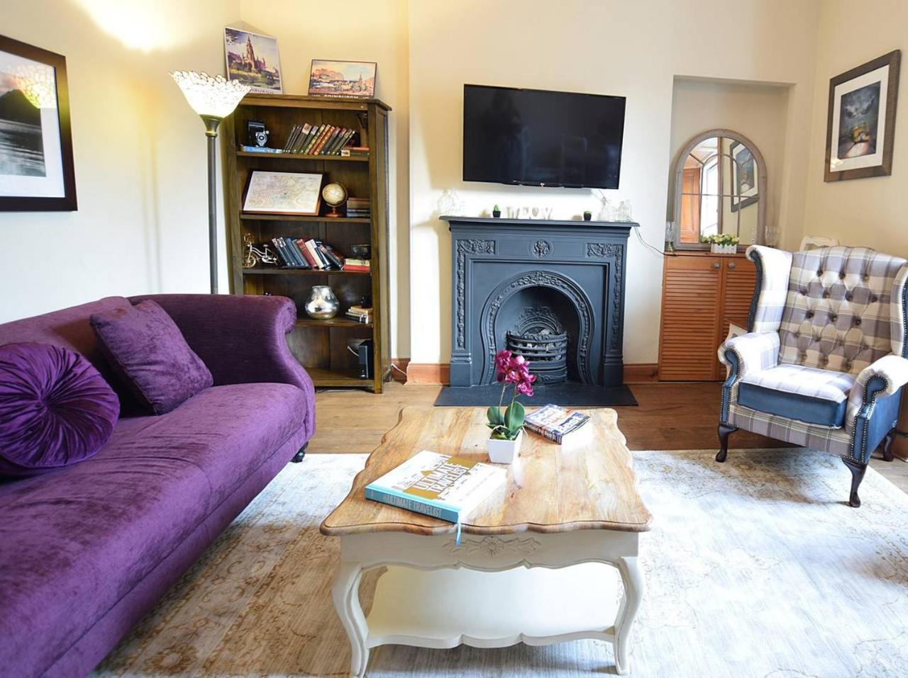 Joivy Classic Apt With Castle Views In Old Town Edinburgh Exterior photo