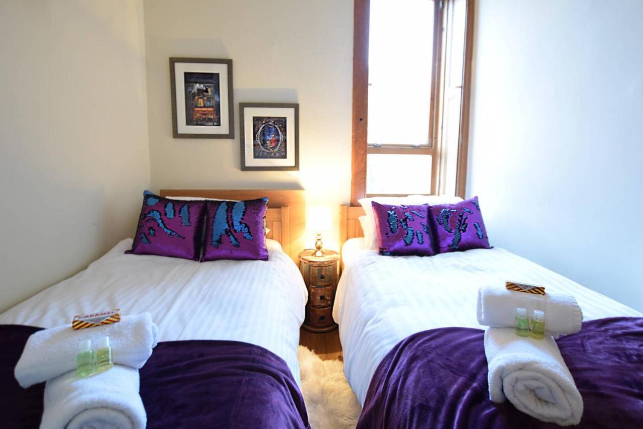 Joivy Classic Apt With Castle Views In Old Town Edinburgh Exterior photo